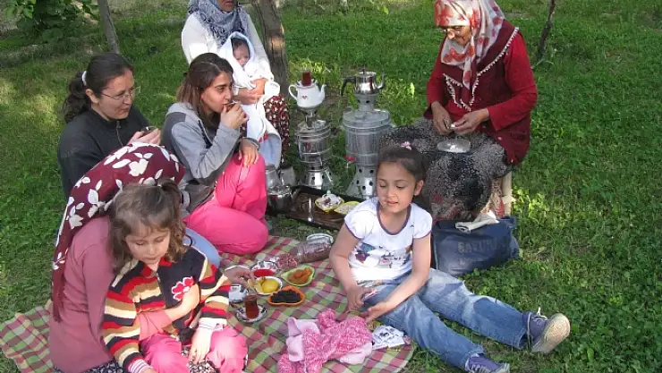 Van'ın Asırlık Geleneği  Hıdrellez'de  Neler  Yapılır ?