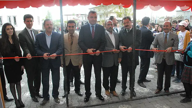 İşitme Engellilerden Bilim Fuarı Sergisi