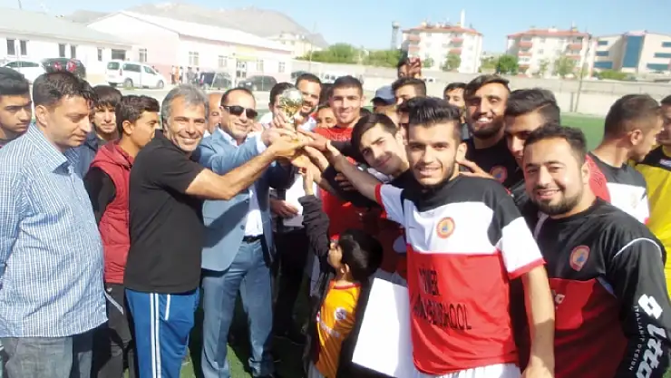 EDREMİTSPOR ŞAMPİYON