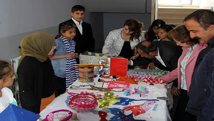 Başkale'li Öğrenciler Hünerlerini Sergiledi