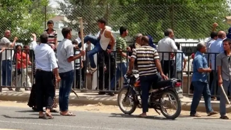 Şanlıurfa'da sandık başında kavga: 15 yaralı