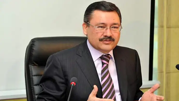Gökçek Arınç'a Resti Çekti 