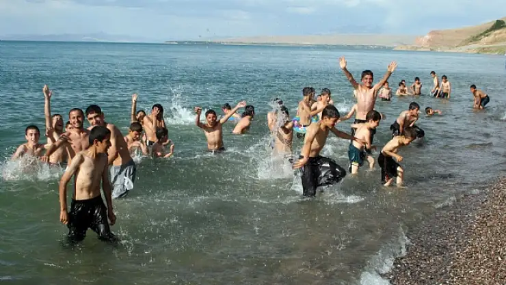 Ramazan Öncesi Sahiller Doldu