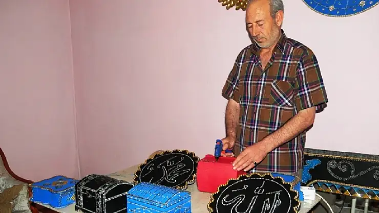 Sanat için evini atölyeye çevirdi