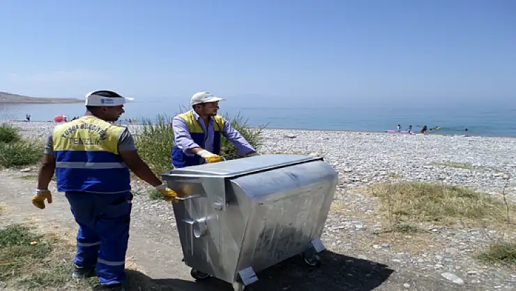 Tuşba Belediyesinden Sahil Temizliği 