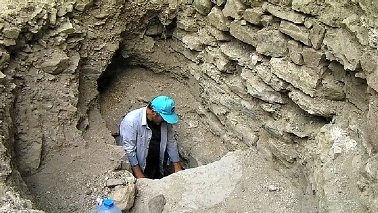 Hoşap Kalesi'nde Tarih Gün Yüzüne Çıkıyor