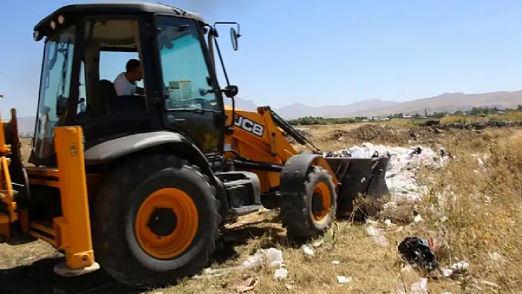 Van Kalesi Kıyı Şeridi Temizleniyor