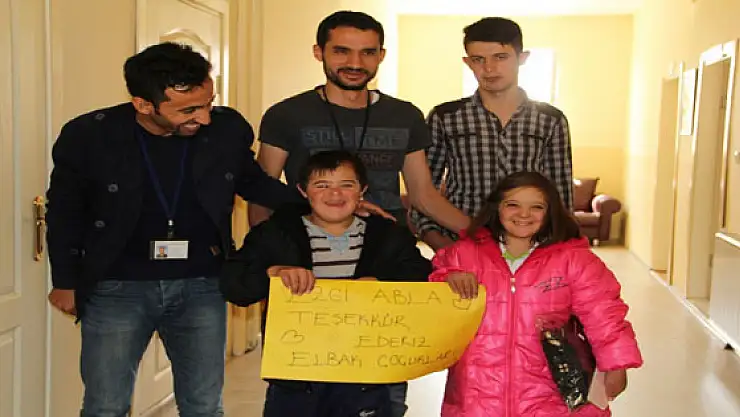 Sanatçılardan Başkaledeki Öğrencilere Yardım