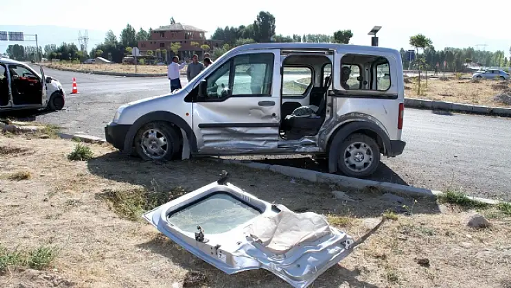 Trafik kazasında 1 ölü 5 yaralı