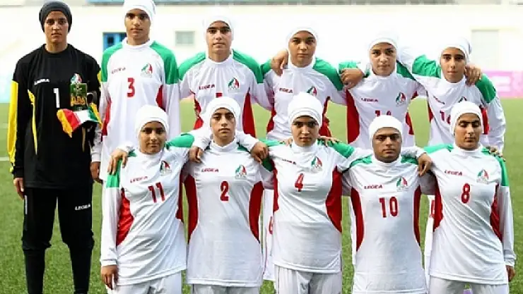 İran Kadın Milli Futbol Takımı'nın 8 oyuncusu erkek çıktı
