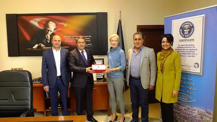 ABD Adana Konsolosu Specht, Van Tsoda