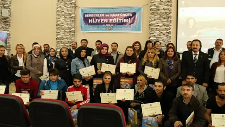 Edremit'ten Kuaför Ve Berberlere Hijyen Eğitimi 