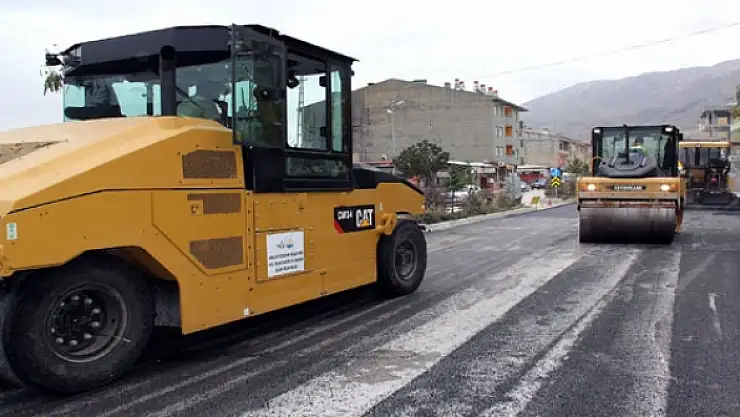 Büyükşehir'in Gevaş İlçesinde Yol Yapım Çalışmaları