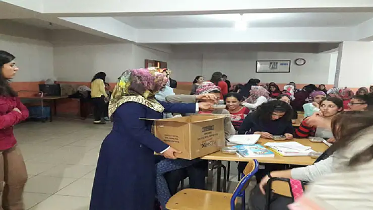 Özalp Kaymakamlığı Aşure Dağıttı 