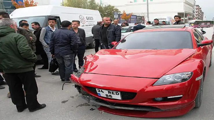 Vanda Zincirleme Trafik Kazası: 1 Yaralı