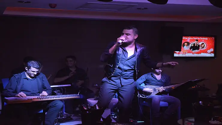 Samy Ertan Yeniden Rescate Otelde Sahne Aldı