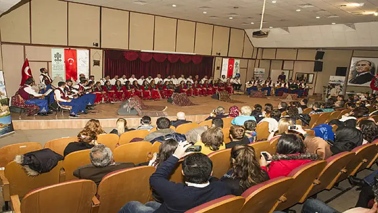 Alkışlar Bizim Eller Van Türküleri Klibi'ne 