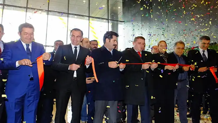 Van AVM kapılarını Ziyaretçilere açtı