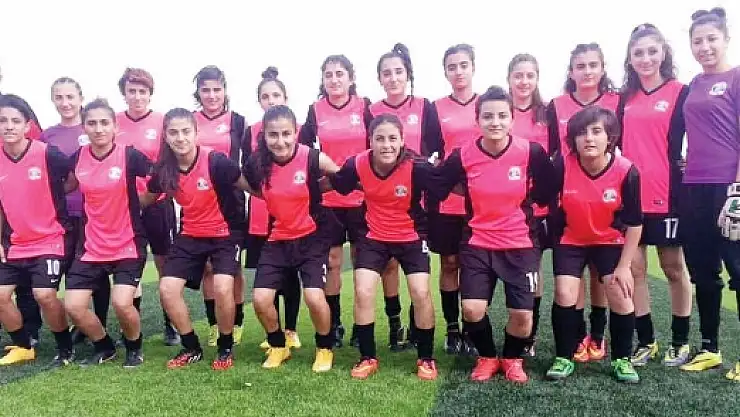 ALTIN KIZLAR İÇİN DEPLASMAN FARK ETMİYOR