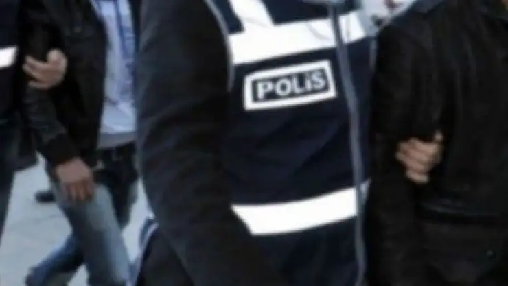 Ev kadını dolandırıcıları kandırdı!