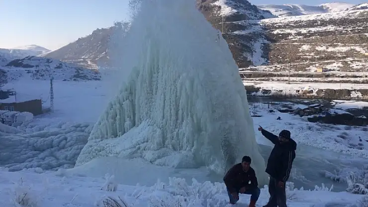 Bu Da Van'ın Doğal Şelalesi