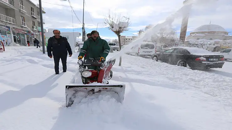 Gürpınar Belediye'si Yeni Kar Küreme Aracı Aldı