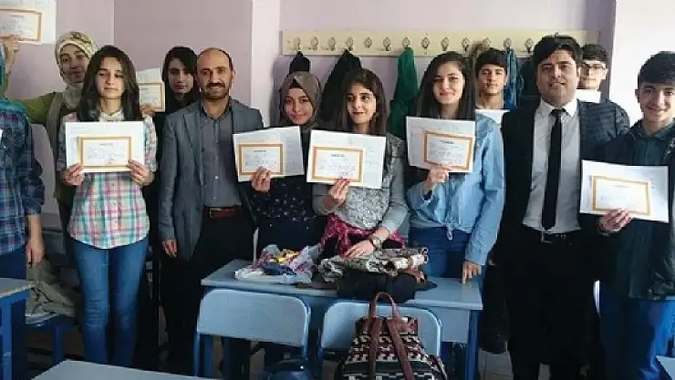 Özel Van Final Temel Lisesinde karne heyecanı