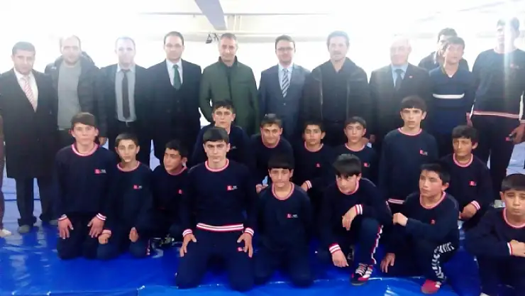 Kaymakam Yılmazdan Sporculara Moral Ziyareti