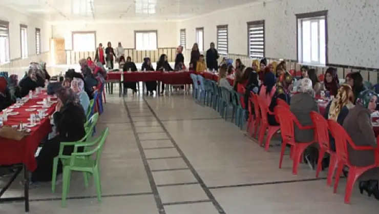 Gevaş'ta Kadınlar Günü Paneli