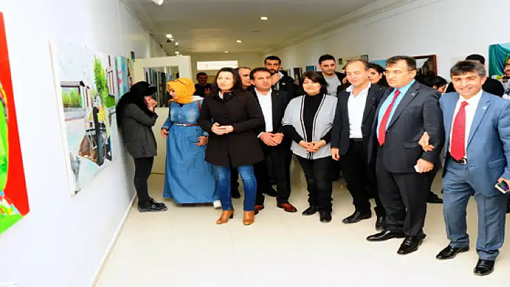 YYÜde Resim Sergisi