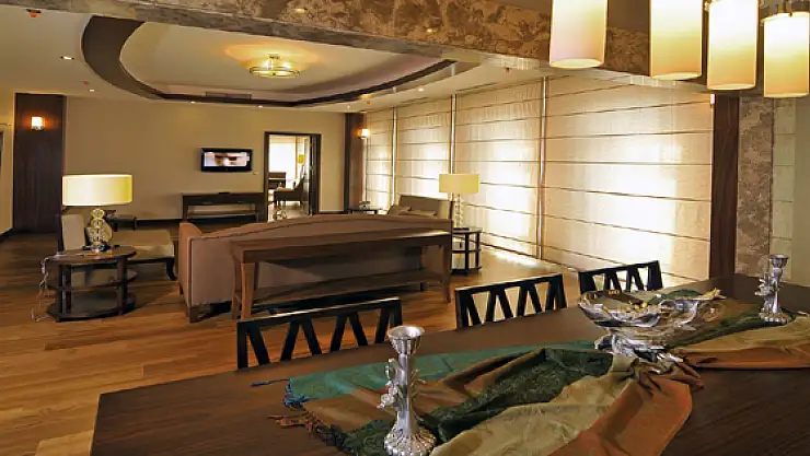 Hilton Van Açılıyor