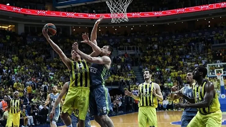 Fenerbahçe, Real Madrid'i devirdi