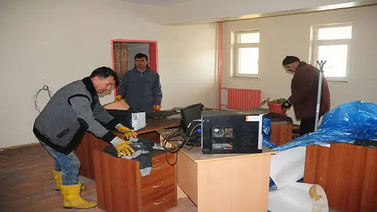 Yakılan Okullarda Tadilat Çalışması Başladı