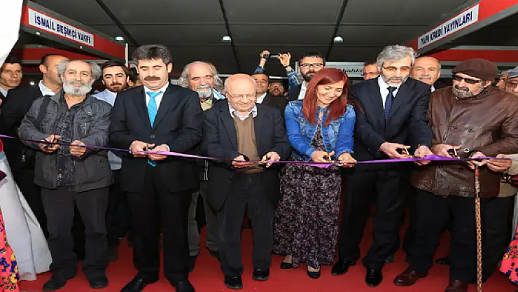 2. Van Kitap Fuarı Açıldı