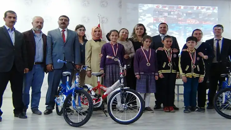 Ercişte İlkokullar Arası Bilgi Yarışması