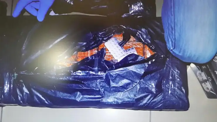 Havalimanında uyuşturucu ve kaçak ilaç operasyonu