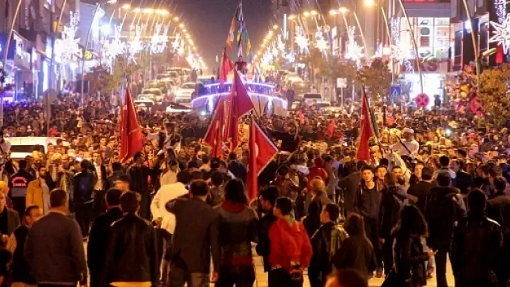 Erzurumda dev gemi karadan yürütüldü