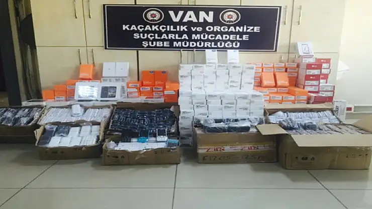 Vanda 2 Bin 358 Adet Kaçak Cep Telefonu Ele Geçirildi