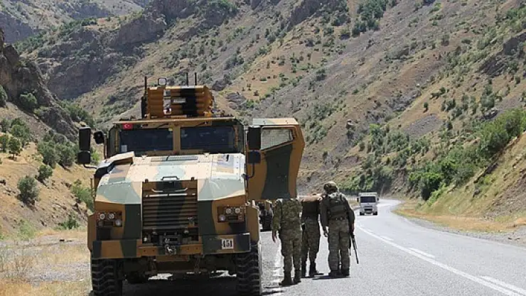 Vanda askeri araca EYPli saldırı: 2 yaralı