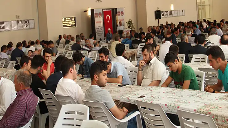 İmam hatipliler pilav gününde bir araya geldi 