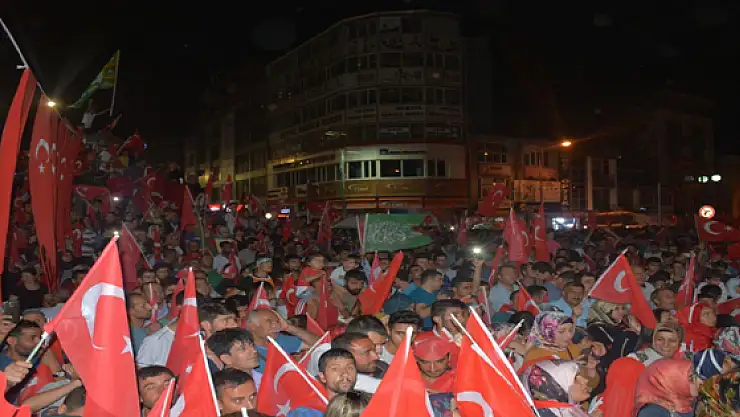 Vanlılar darbeciler için idam istedi