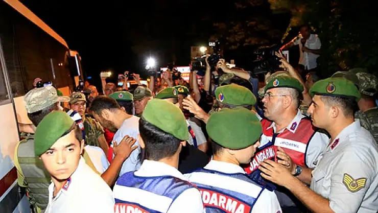 Firari 11 darbeci asker yakalandı