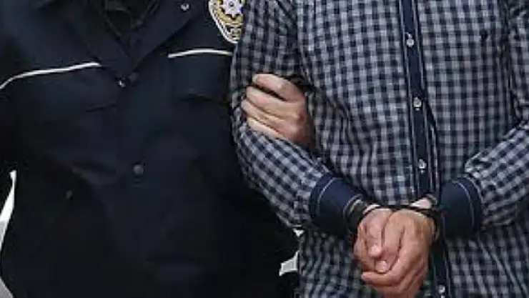 Emniyette 46, Karayollarında 15 kişi gözaltına alındı