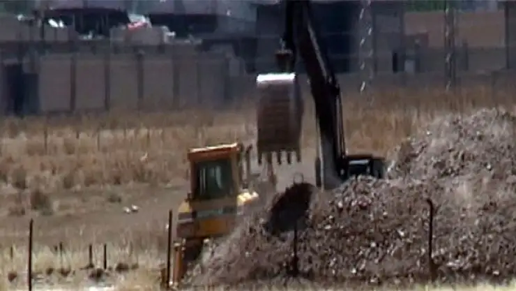 Suriye sınırına hendek kazılıyor