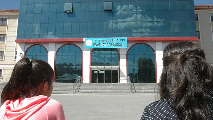 Van'da FETÖden alınan okulda anlamlı ders!
