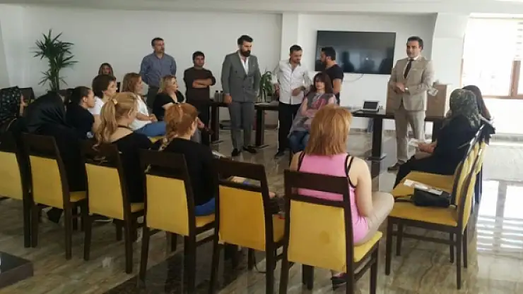 İranlı kuaförlere güzellik eğitimi 