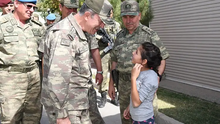 Genelkurmay Başkanı Akardan Başkale'ye ziyaret