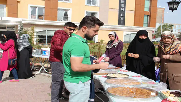 Vanlı kadınlardan 'Halep' için kermes 