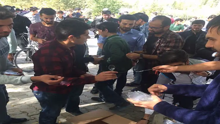 AGDden aşure dağıtımı
