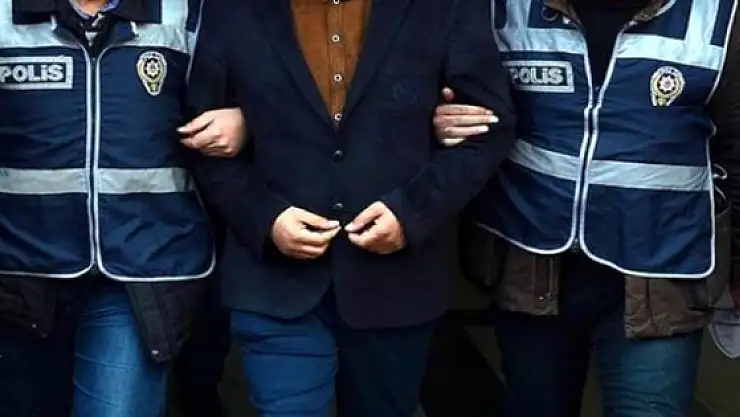 Van'da 4 adli yargı mensubu gözaltına alındı